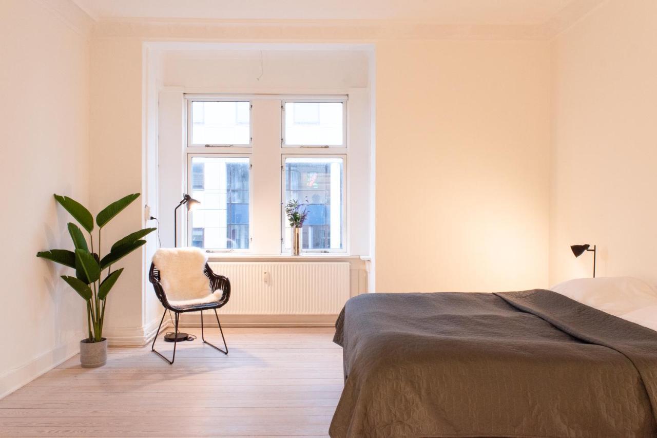 Bright And Spacious Apartment In Downtown Arhus Exterior photo